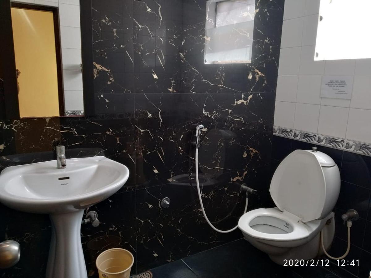 Suvarna Regency Hasszan Kültér fotó