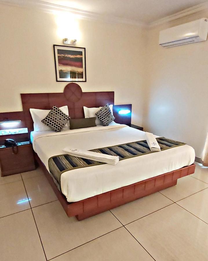 Suvarna Regency Hasszan Kültér fotó