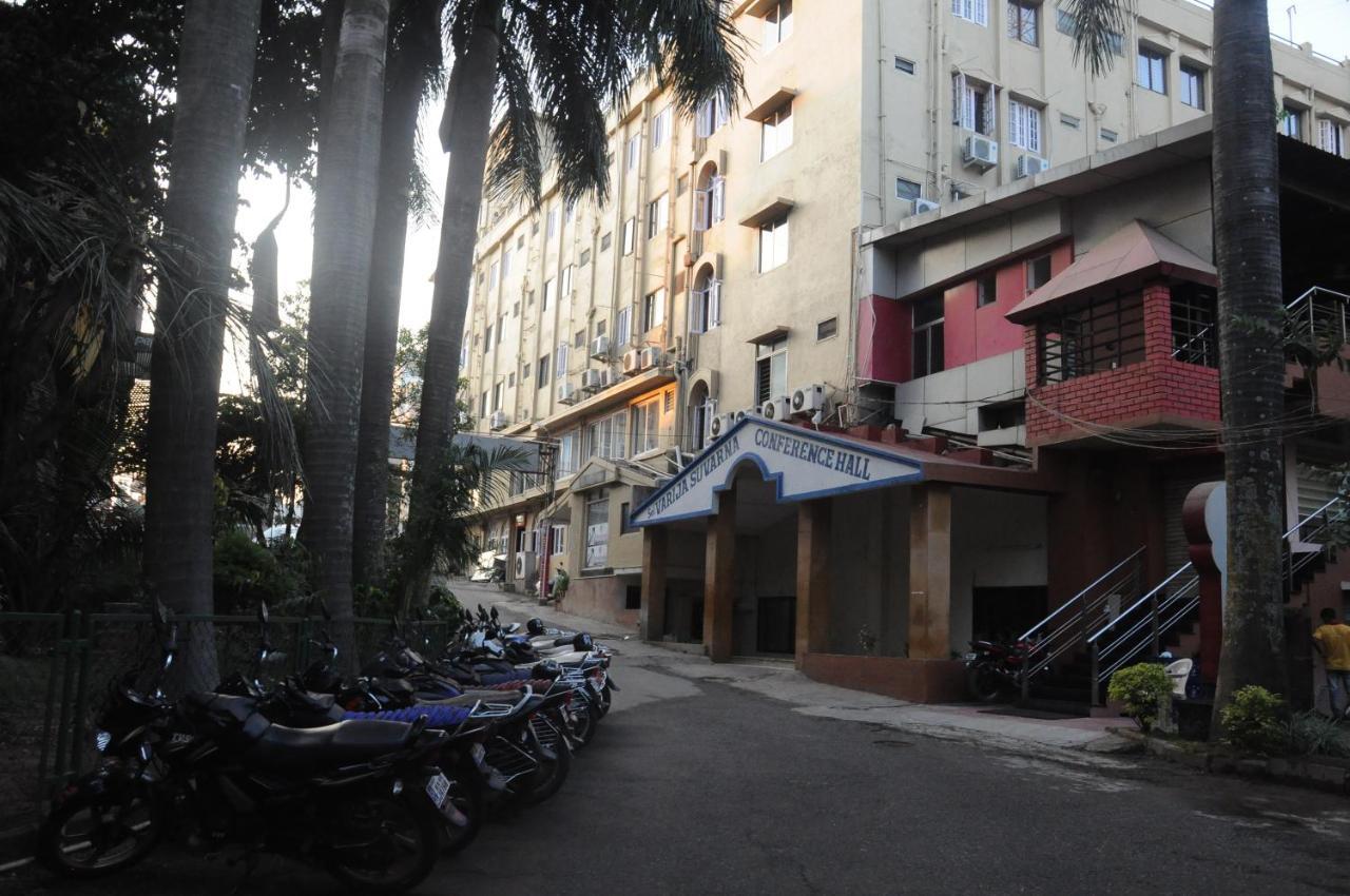 Suvarna Regency Hasszan Kültér fotó