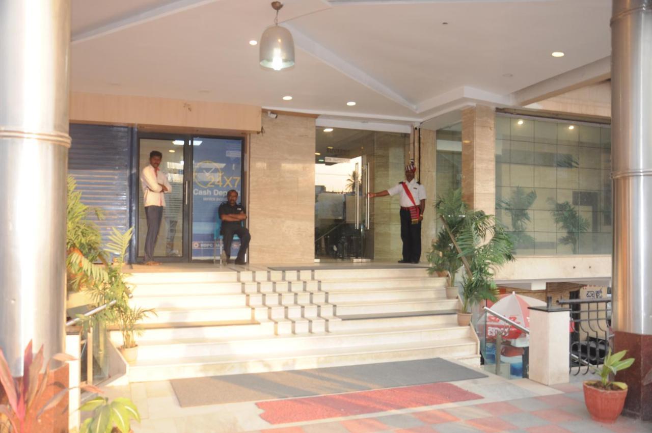 Suvarna Regency Hasszan Kültér fotó